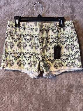Whitney Eve Geometric Print Frayed Hem Shorts Size S